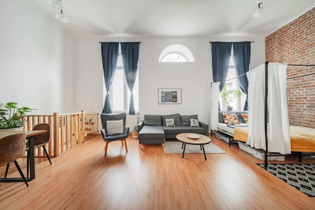 117 M² Near Nussdorferstrasse Appartement Wenen Buitenkant foto