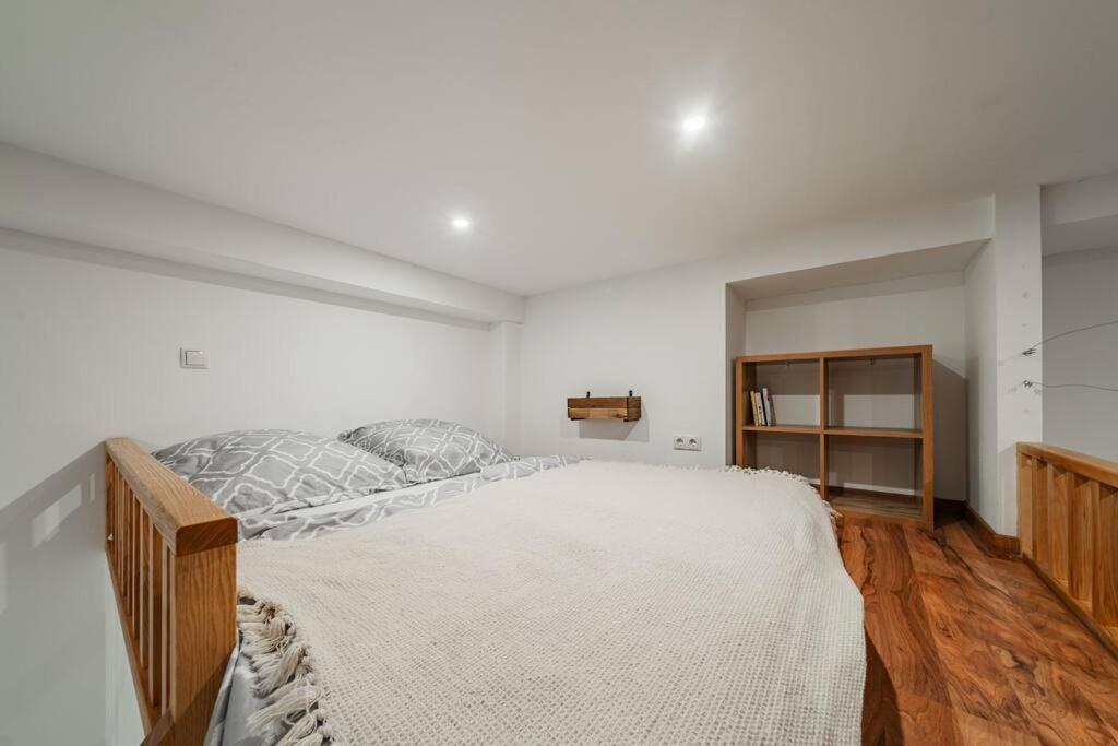 117 M² Near Nussdorferstrasse Appartement Wenen Buitenkant foto